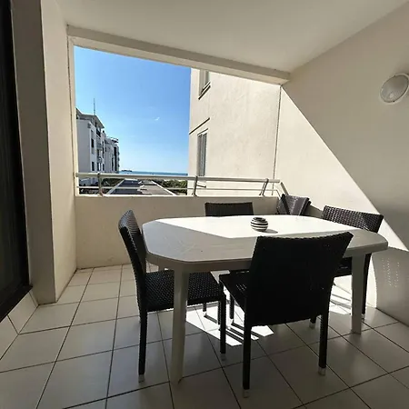 T3 Renove Avec Piscine Et Parking Au Cap D'agde - Fr-1-749-79 דירה *