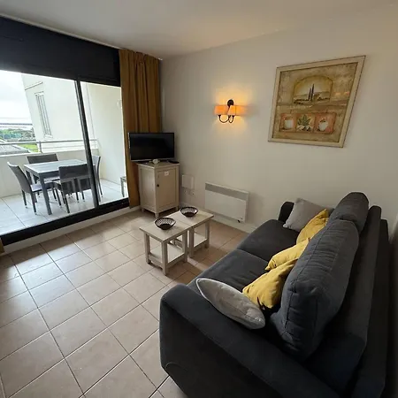T3 Renove Avec Piscine Et Parking Au Cap D'agde - Fr-1-749-79 דירה