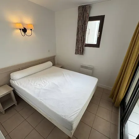 T3 Renove Avec Piscine Et Parking Au Cap D'agde - Fr-1-749-79 דירה אגדה